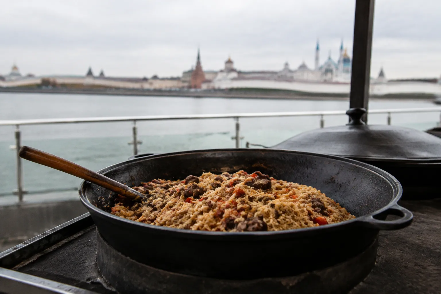 Гастрофестиваль «Вкусы Казани»: сто ресторанов и ночной open-air на набережной